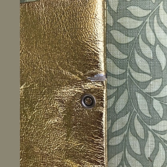 GORGEOUS LADYS PRIDE GOLD LAME METALLIC HANDBAG - Picture 2 of 8